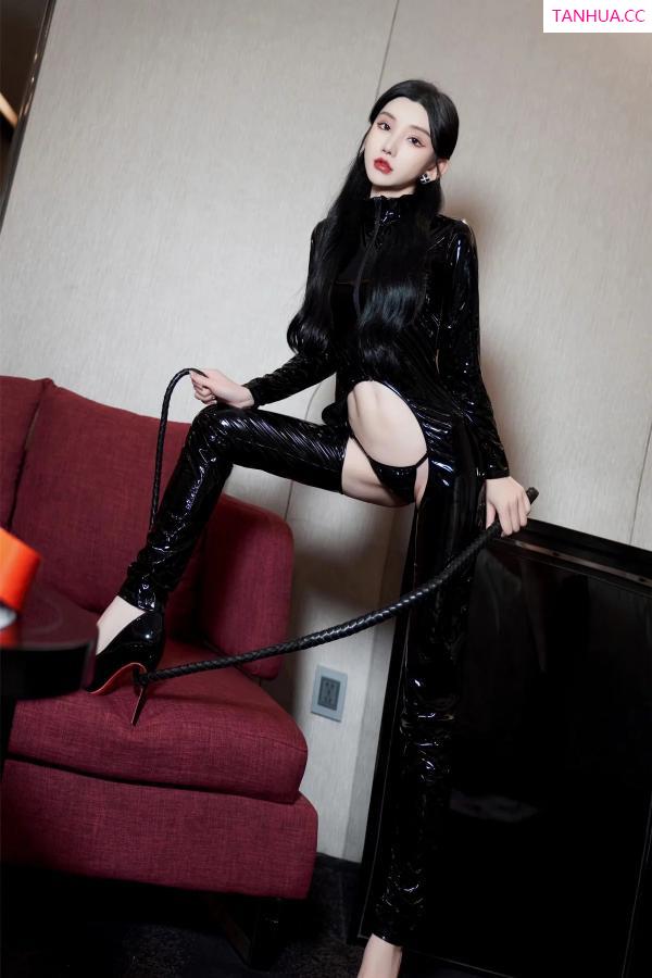 周于希dummy  [XiuRen]高清写真图 2023.12.22 No.7856 周于希Sally 圣诞惊喜第16张图片